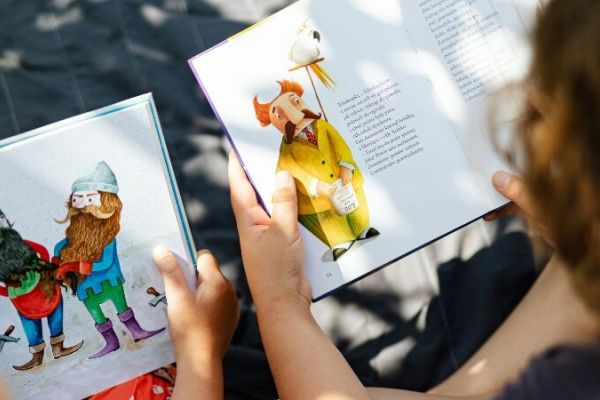Hikaye Anlatıcılığı Teknikleri: Çocuklara Etkili Anlatım Rehberi